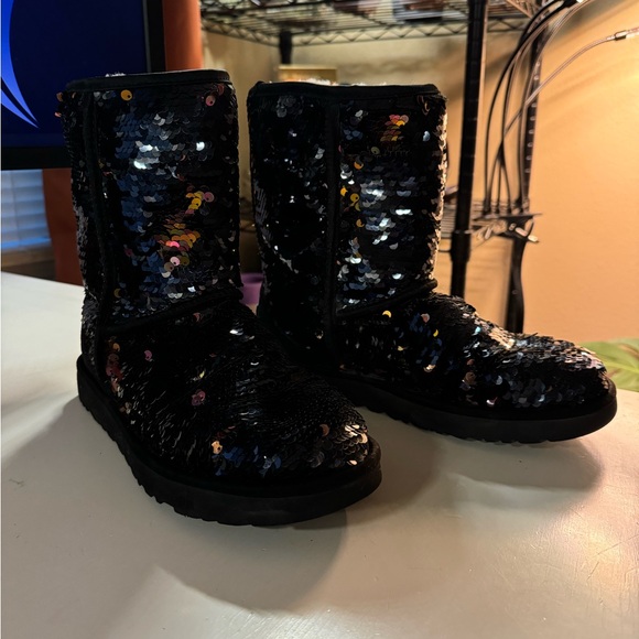 UGG Black Sequin Winter Boots - Picture 1 of 6
